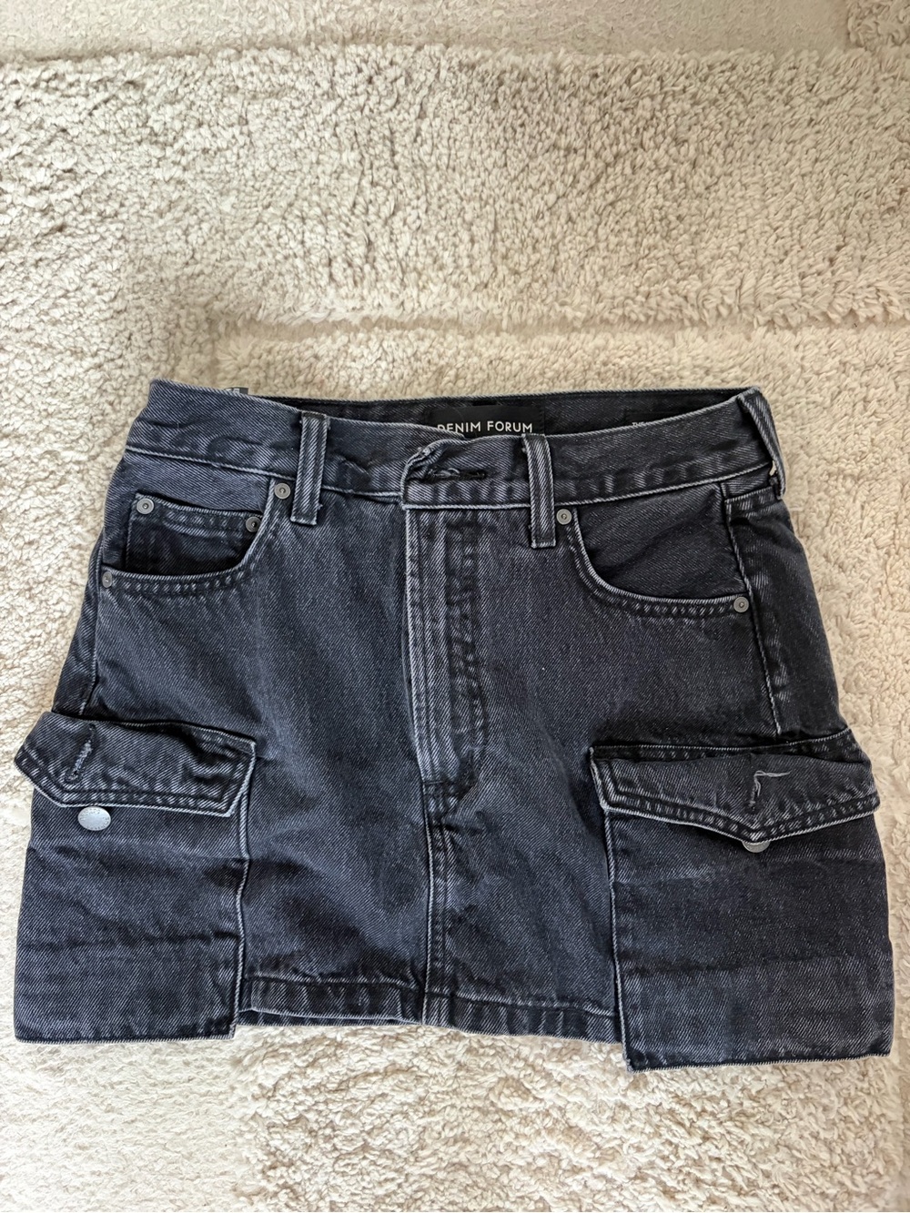 Aritzia Denim Forum ’90s Cargo Denim Mini Skirt - size 24